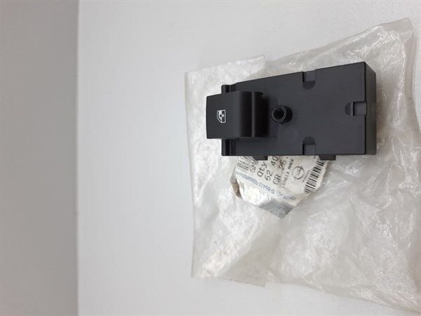 Arka Cam Düğmesi Astra İnsignia Mokka