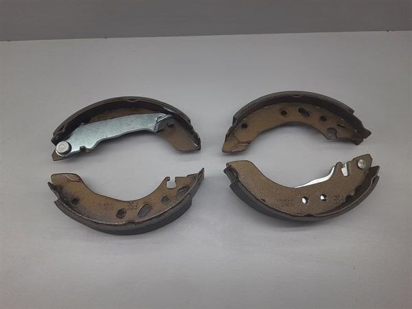 FORD ESCORT ARKA PABUÇLU BALATA