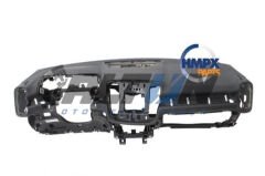 Ön Göğüs Torpido Volvo XC40 2018-2025